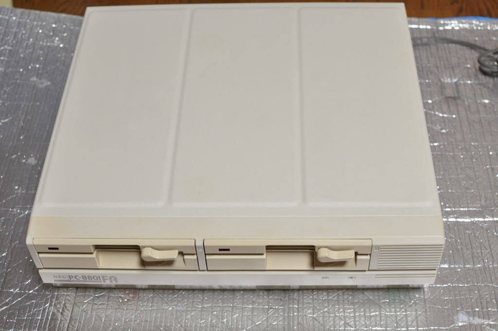 本体カバーとフロントパネルを漂白後に取り付けました