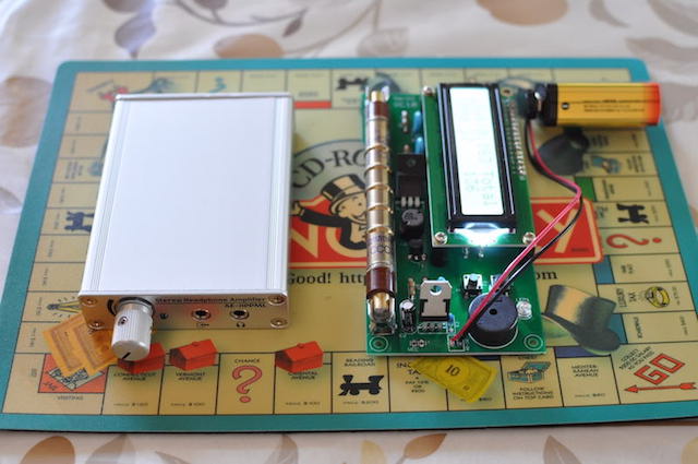 秋月電子のヘッドホンアンプの工作キットとネットIO開発のガイガーカウンターGC10電子工作キット