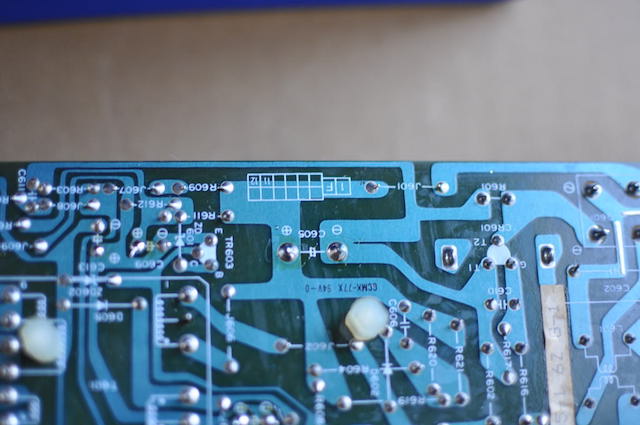 コンデンサーのはんだ付け完了