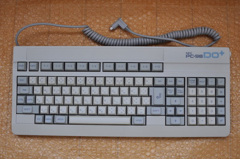 洗浄、ホワイトニングっ終了後に組みなおしたPC-98DO+キーボード