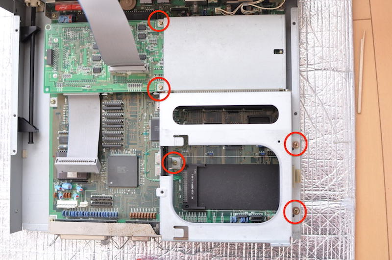PC-98DO+の内部カバー取り外し