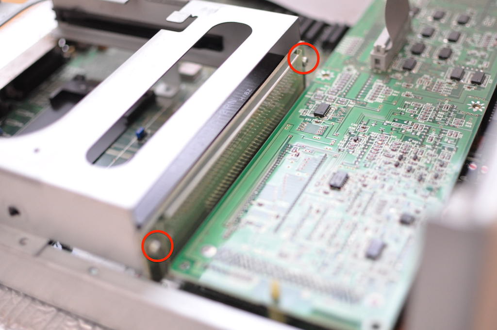 PC-98DO+の内部カバー取り外し