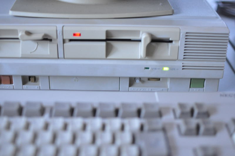 TransRomで通信する前にPC-8801のFDDのランプを消しておきます
