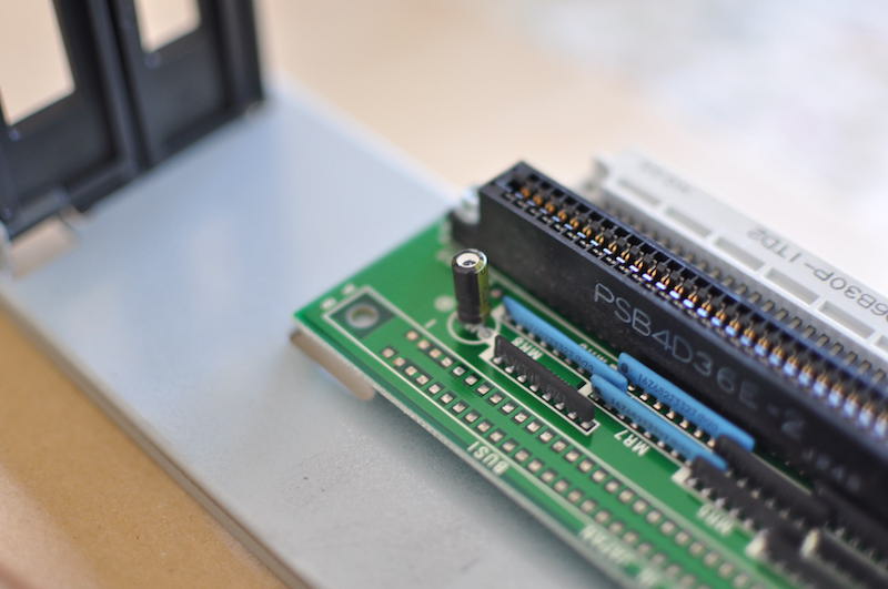 PC8801FAのライザーカードのコンデンサ