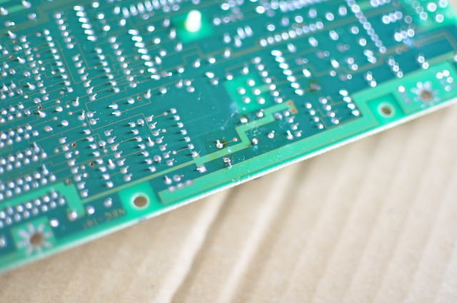 PC-8801FA基板にコンデンサーをはんだ付けしたところ