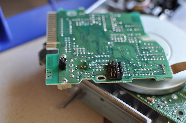 PC-8801FAのFDD基板のアルミ電解コンデンサー交換作業