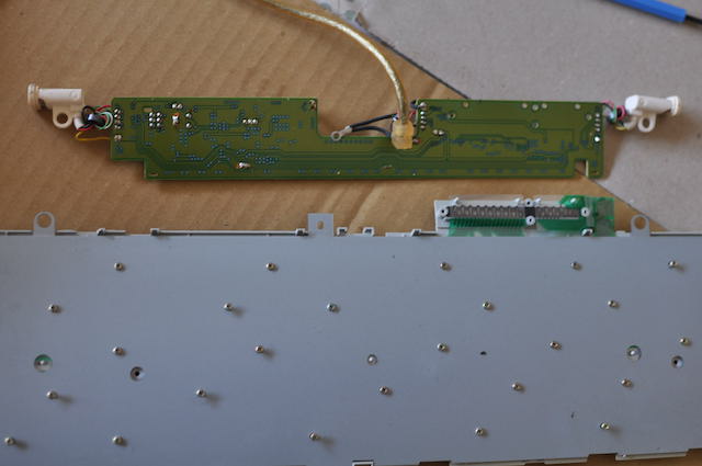 iMac_G3キーボード基板を取り外したところ