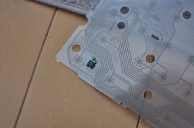 iMac_G3キーボードのCAPSLOCKキーのLED電球