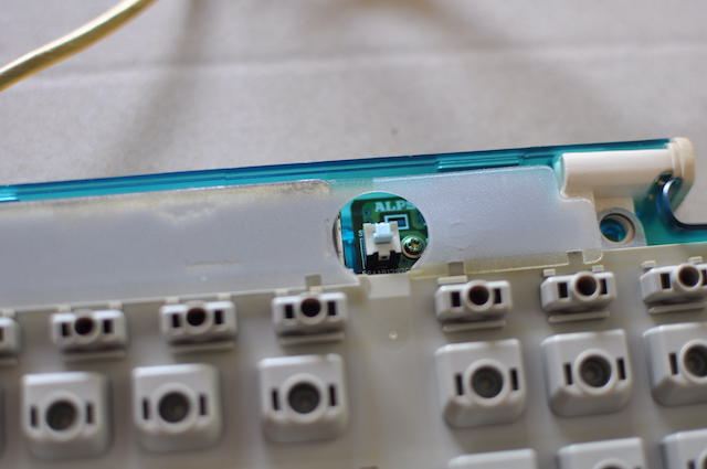 iMac_G3キーボードの電源スイッチ