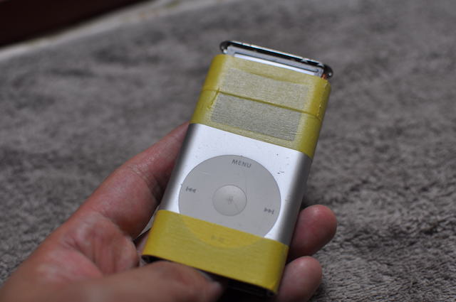 iPodMininの基板を取り出す