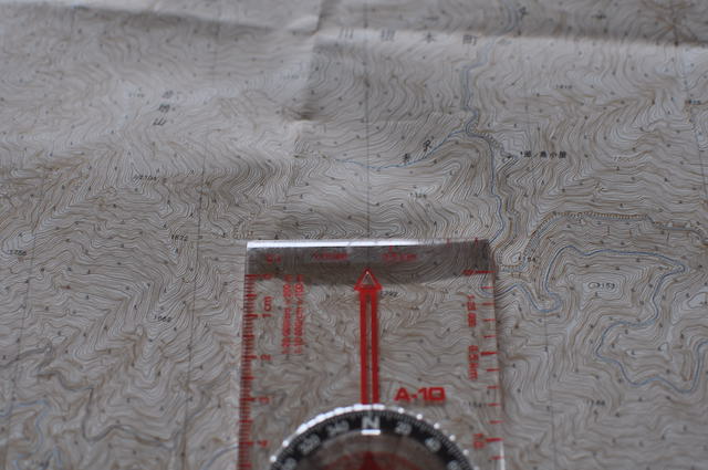 地形図に磁北線を記す