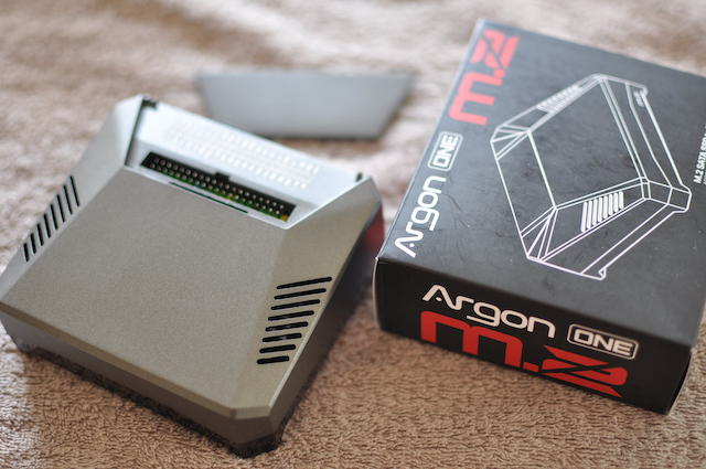 GeekPiのArgonONE_M.2ケース