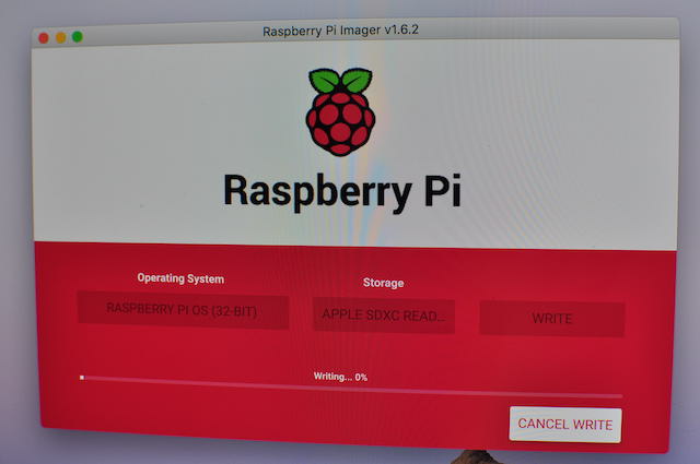 RaspberryPi ImagerでOSを書き込み中