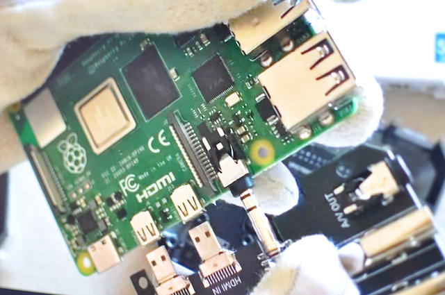 RaspberryPi4とArgonONEケースのドーターボードを接続する