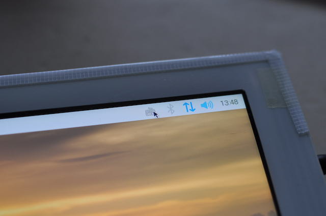 RaspberryPi OSのデスクトップ画面、fictx-mozcのアイコン