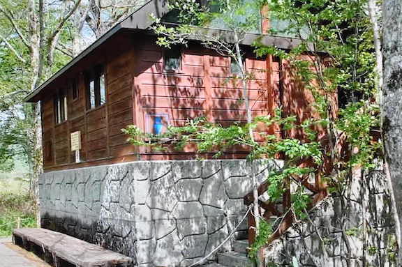 尾瀬ヶ原、竜宮小屋のトイレ