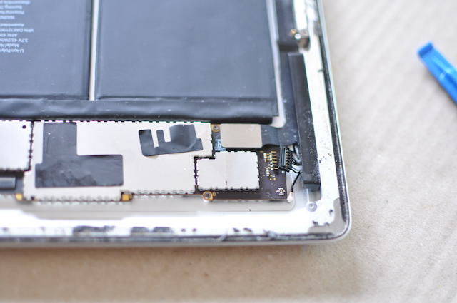 iPad3を分解中