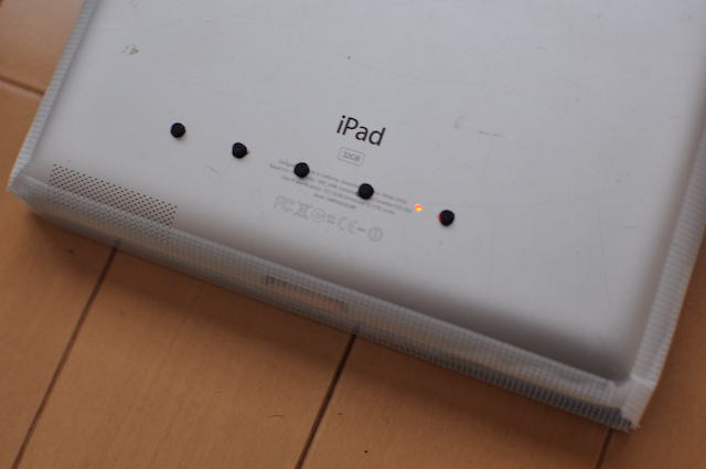 モニタースリープ時はLEDが赤色に点灯