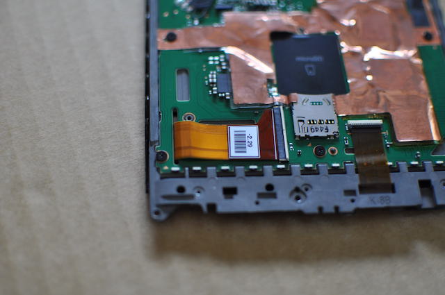 SONY-Readerのあたらしい液晶ディスプレイのフラットケーブルを再接続する