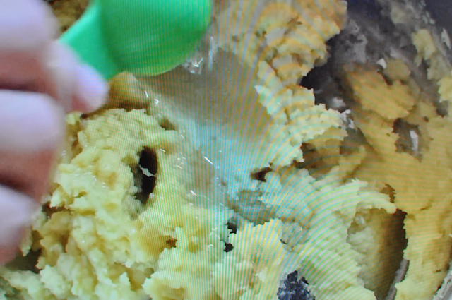 きんとんに味醂で甘味をつける